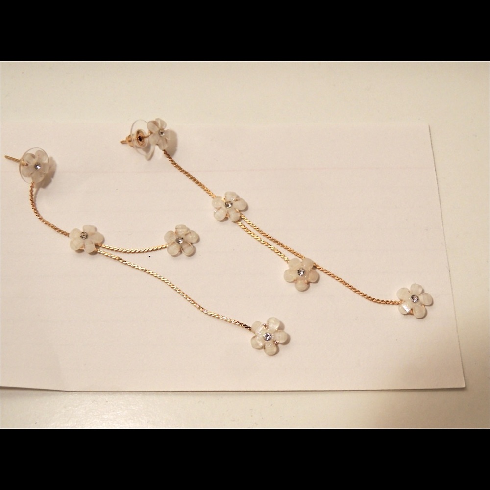 🌸Dainty Flower Dangles🌸 - Picture 2 of 6